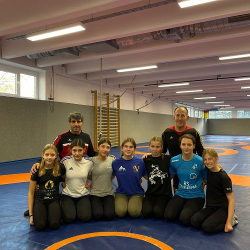 Die saarländischen Teilnehmerinnen mit den Landestrainern Ghita und Karmadja