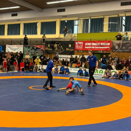 Einige SRV-Nachwuchssportler probierten sich als Kampfrichter und wurden von unseren erfahrenen Schiedsrichtern unterstützt